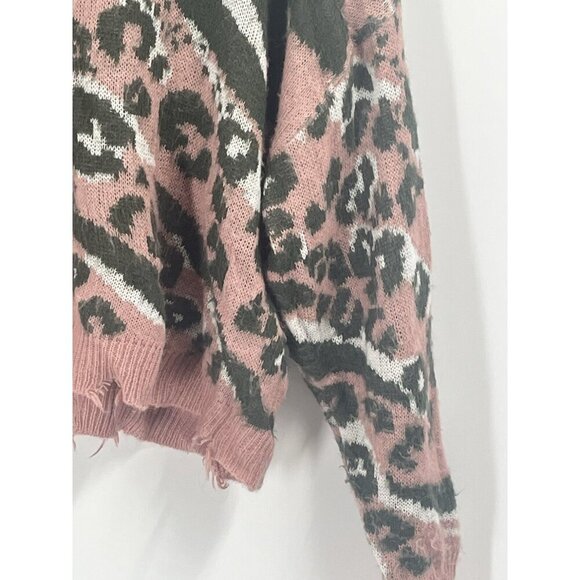 Elan Boho Grunge Animal Print Sweater Pink Sz Small - Picture 3 of 7